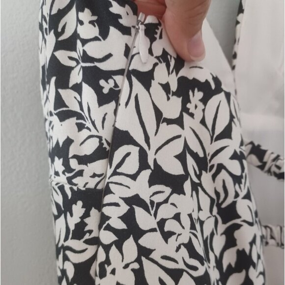 White House Black Market Women's Black and White Dress - Picture 6 of 8